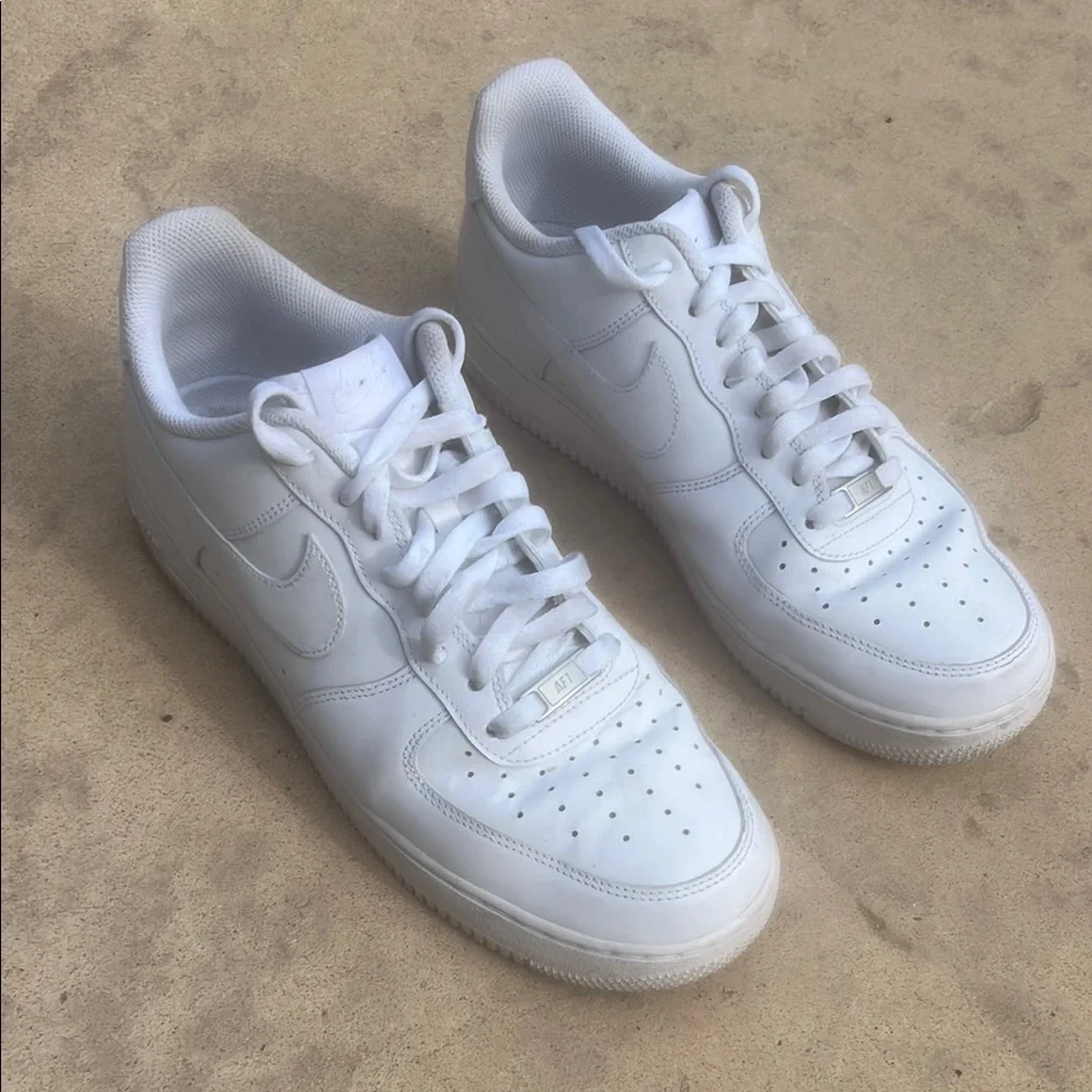 Nike Air Force 1 07' White Leather Men's Sneakers Size 11.5